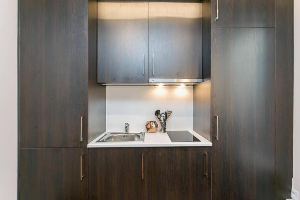 דירות פריז Modernized Studio - Meters From The Invalides Gardens מראה חיצוני תמונה
